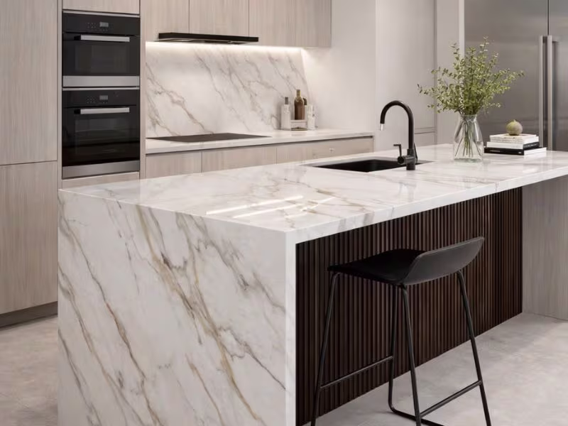 Modern Kitchen with Cashmere Sintered Stone Countertop Modern Kitchen with Cashmere Sintered Stone Countertop